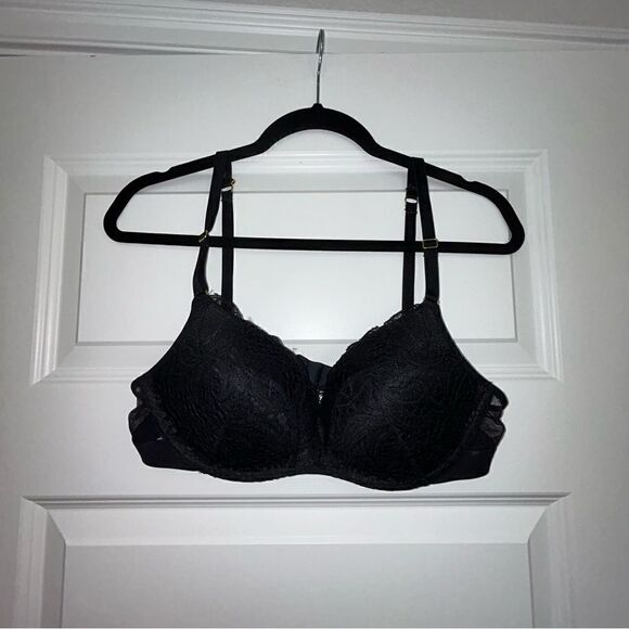 LIVELY Lace Padded Wireless Bra - Picture 1 of 4
